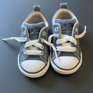 Converse Size 6 Toddler Shoes